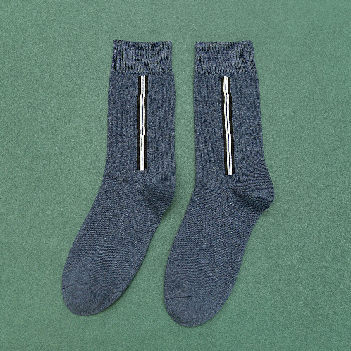 2020 Winter Men In Tube Socks Colored Socks Tide Simple Lines Business Fashion Wind Socks Wholesale